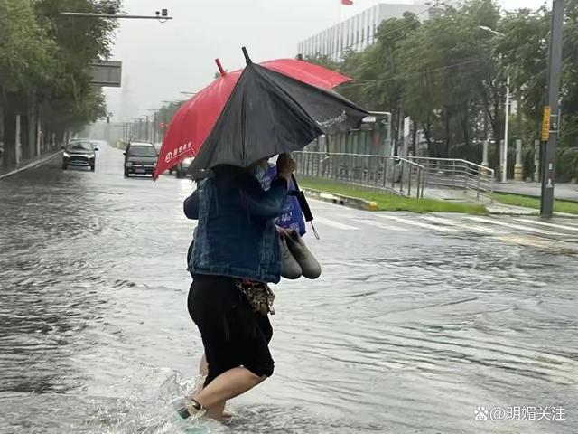 雨天出行注意触电，雨天注意出行安全-第6张图片